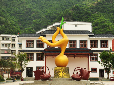 铜爱游戏平台